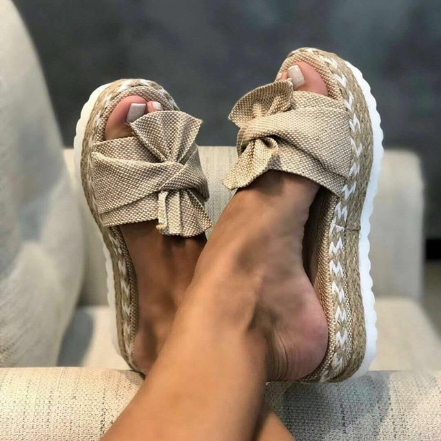 Emma - Moderiktiga designersandaler