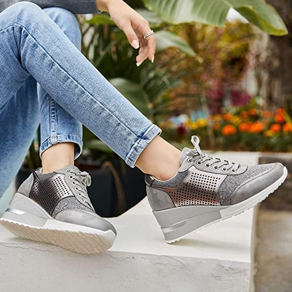 Forhøjede kilehæl sneakers til kvinder