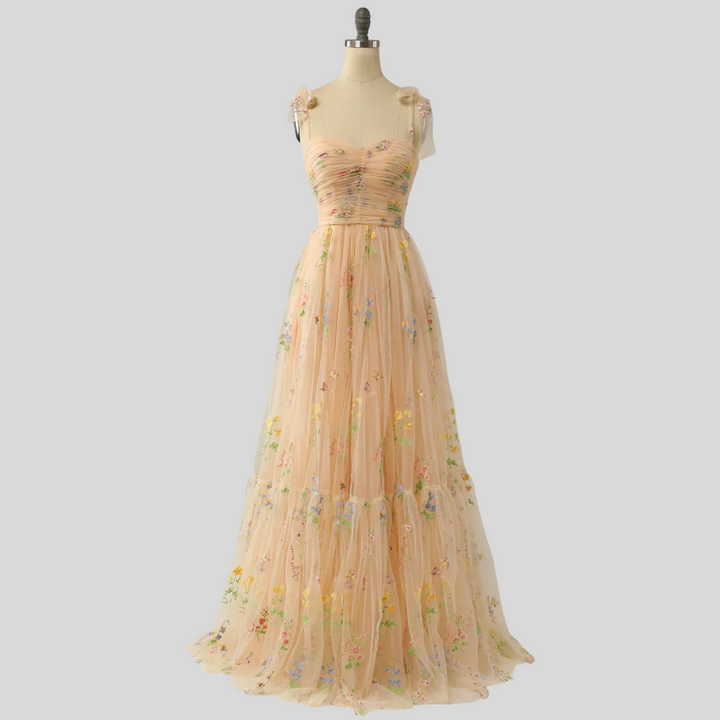 Elegant brodert tyllbalkjole