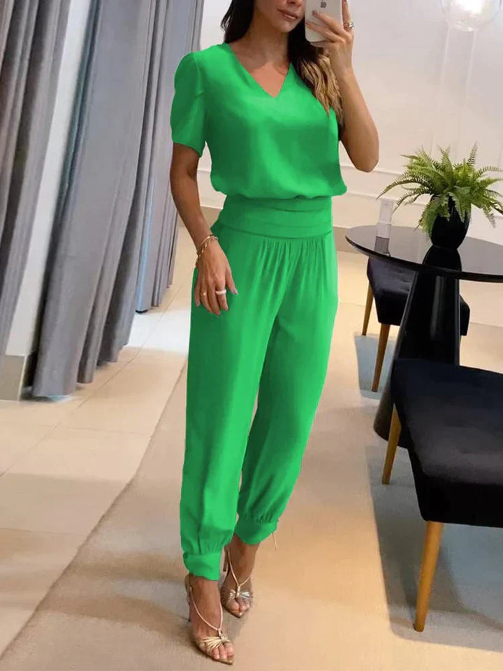 Elegant todelt sæt til kvinder med moderne stil
