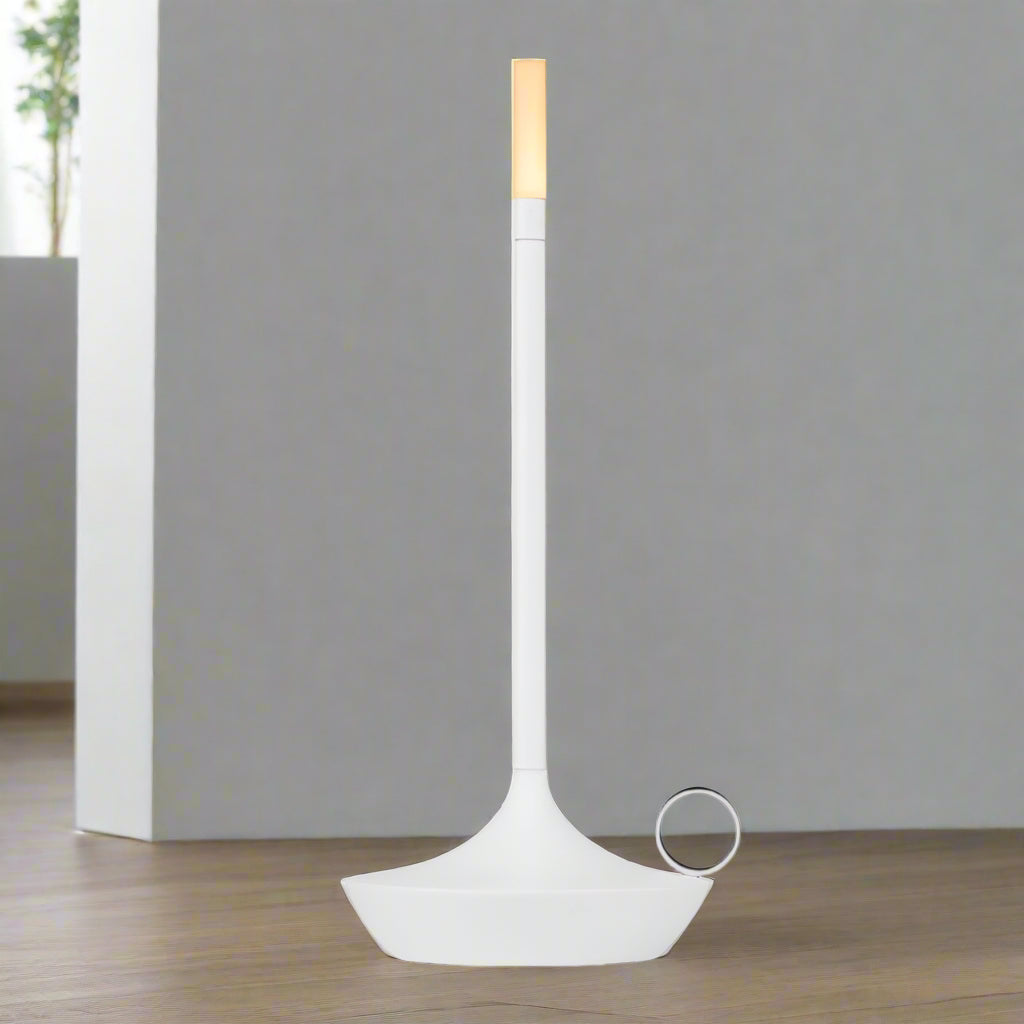 Genopladelig bordlampe med lys