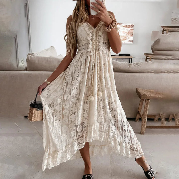 Boho spetsklänning med tofsar