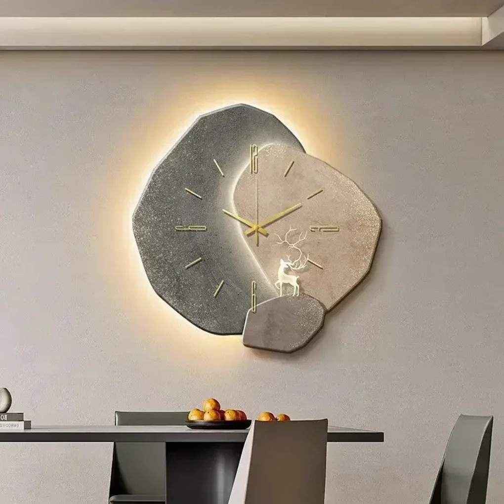 Modern minimalistisk väggklocka med ljus