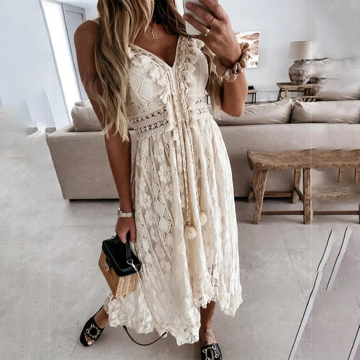 Boho spetsklänning med tofsar