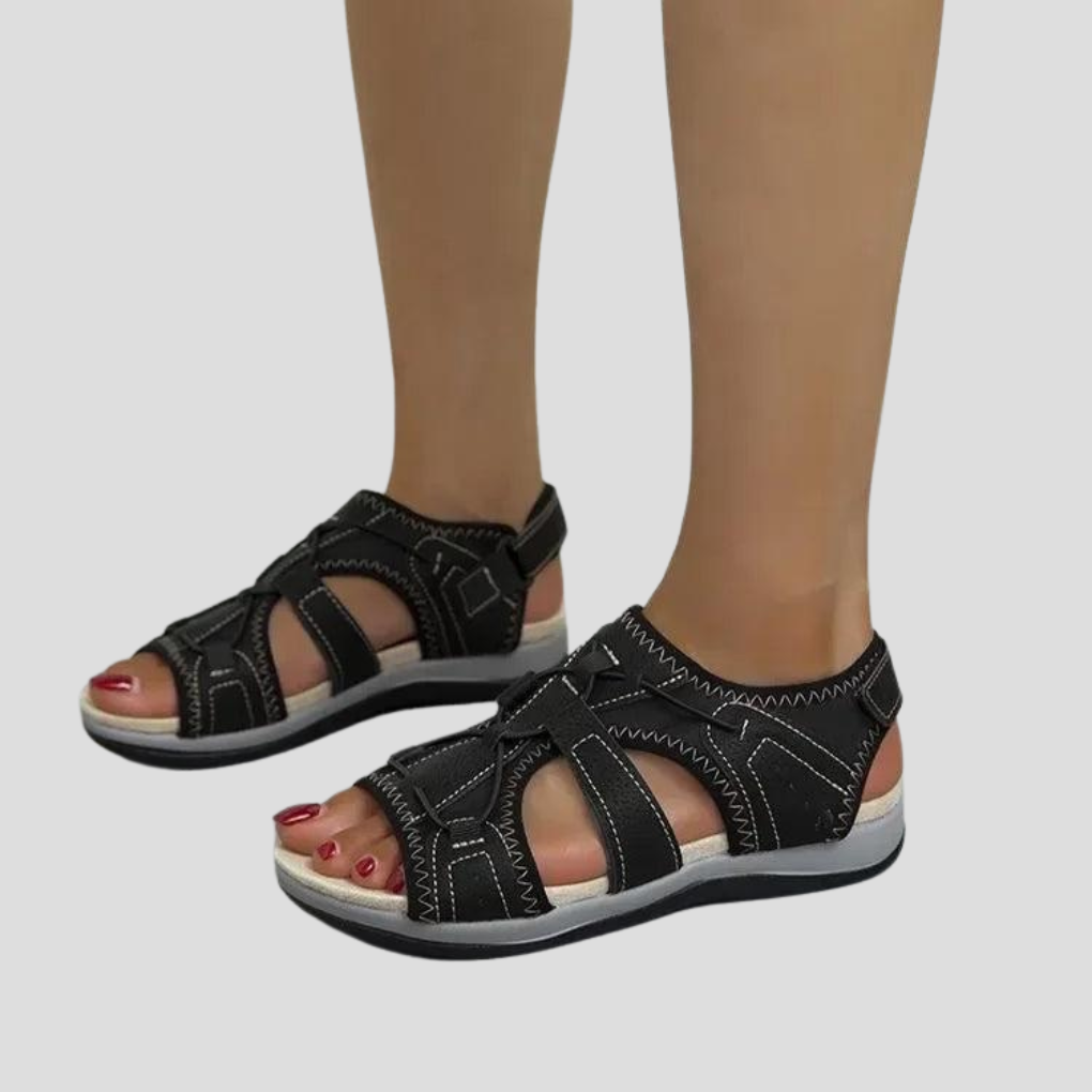 Kvinners sandaler med stropper