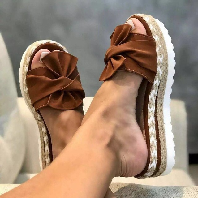 Emma - Moderiktiga designersandaler