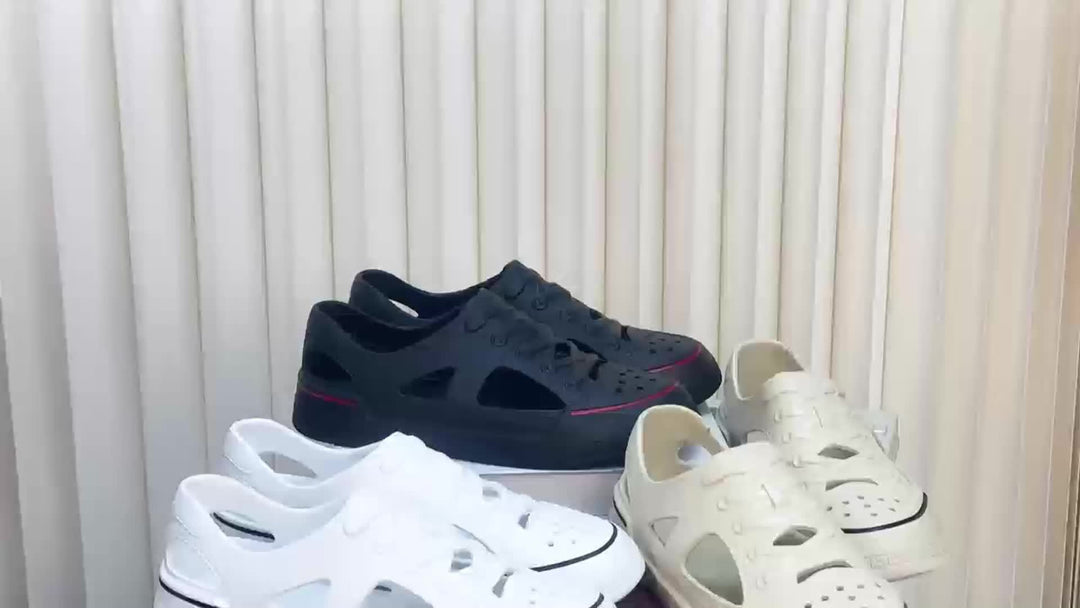 Letvægts vandsko i sneakersstil til aktive eventyr