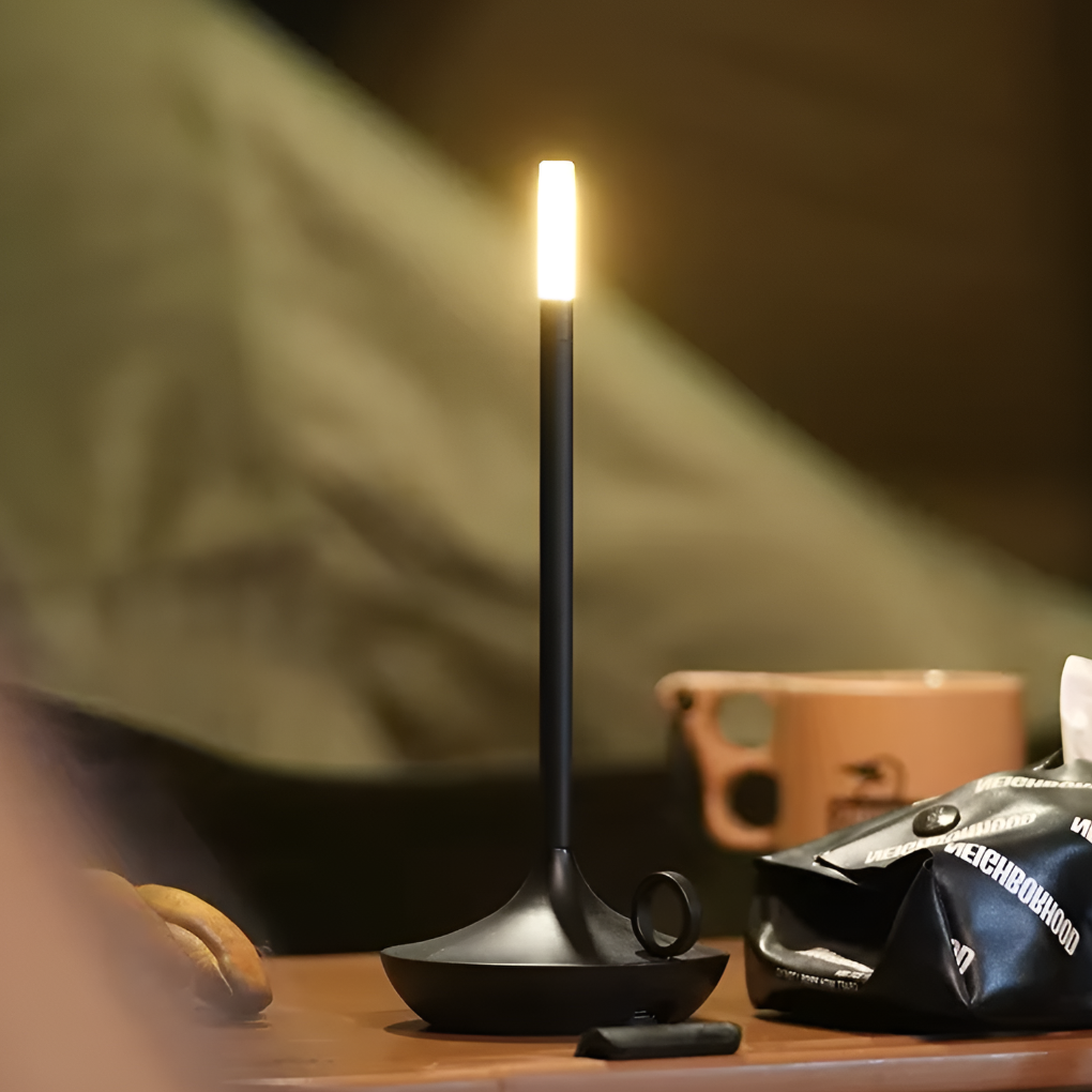 Genopladelig bordlampe med lys