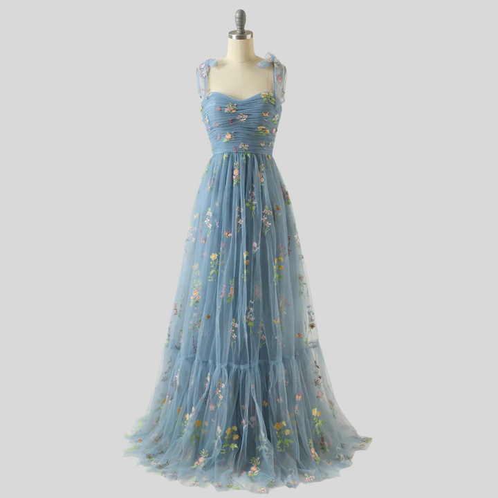 Elegant brodert tyllbalkjole