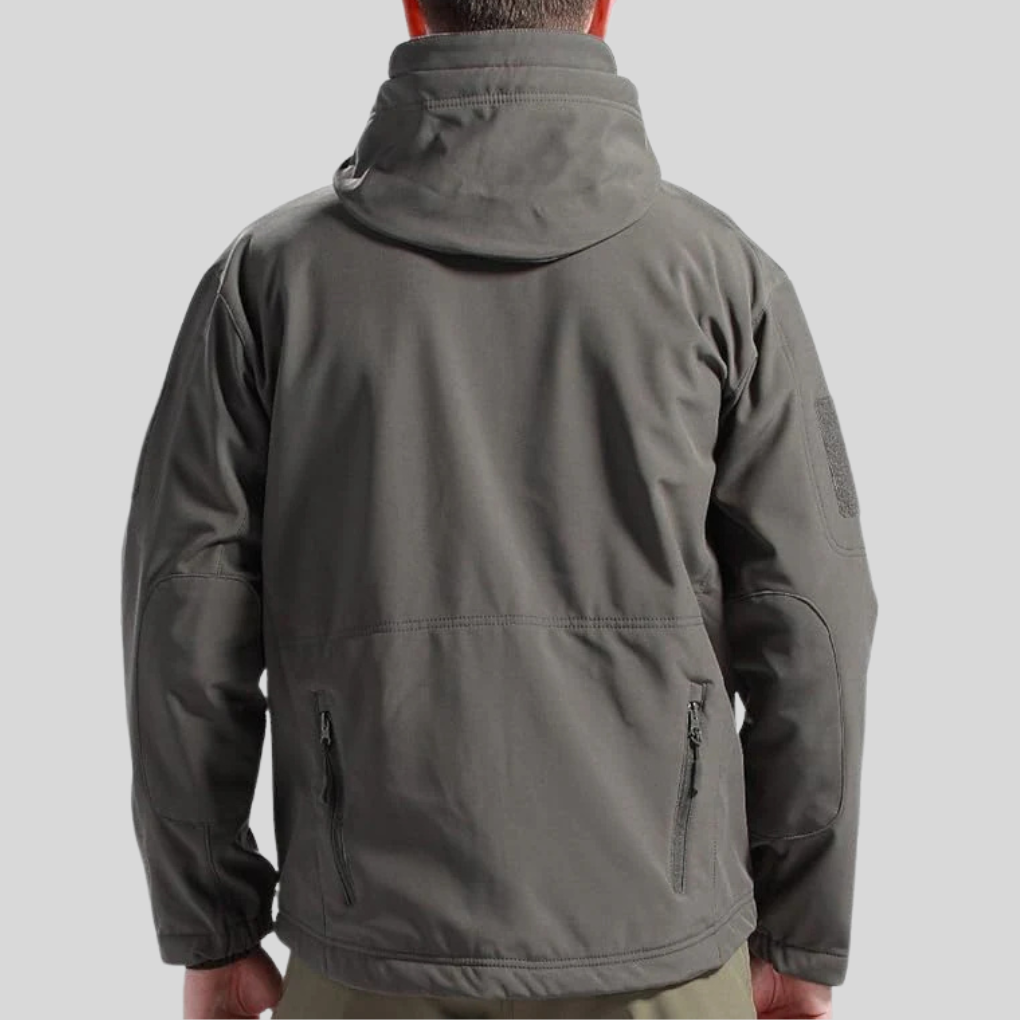 Veden- ja tuulenpitävä ulkoiluasu miehille