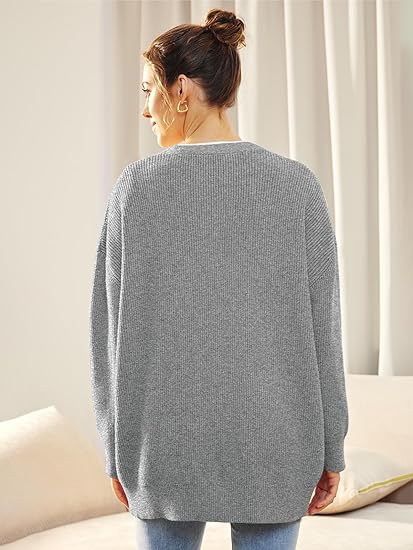 Overdimensjonert V-hals cardigan med knappestenging