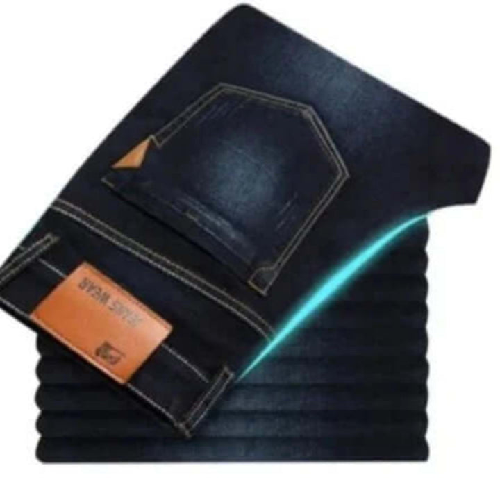 Farkut suorilla lahkeilla miehille – kestävä denim