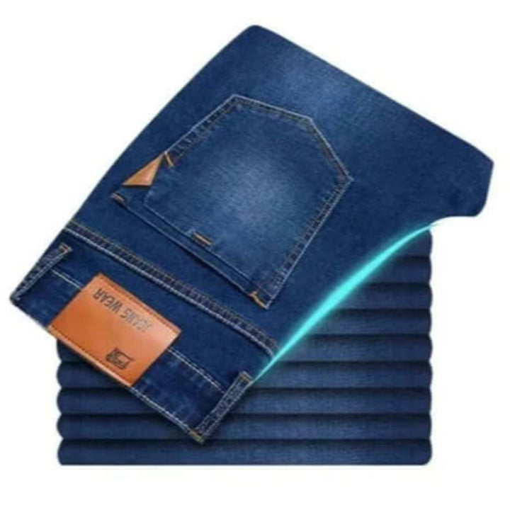 Farkut suorilla lahkeilla miehille – kestävä denim