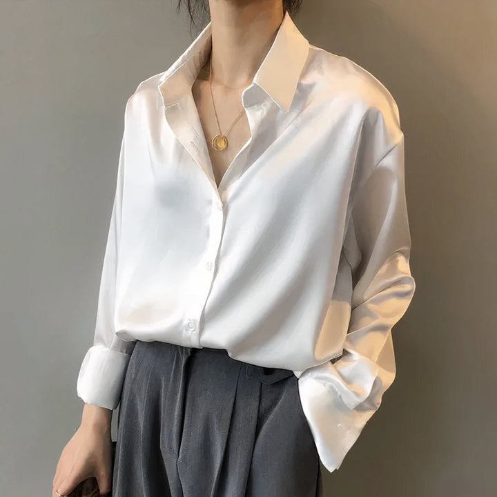 Elegant blus i satin