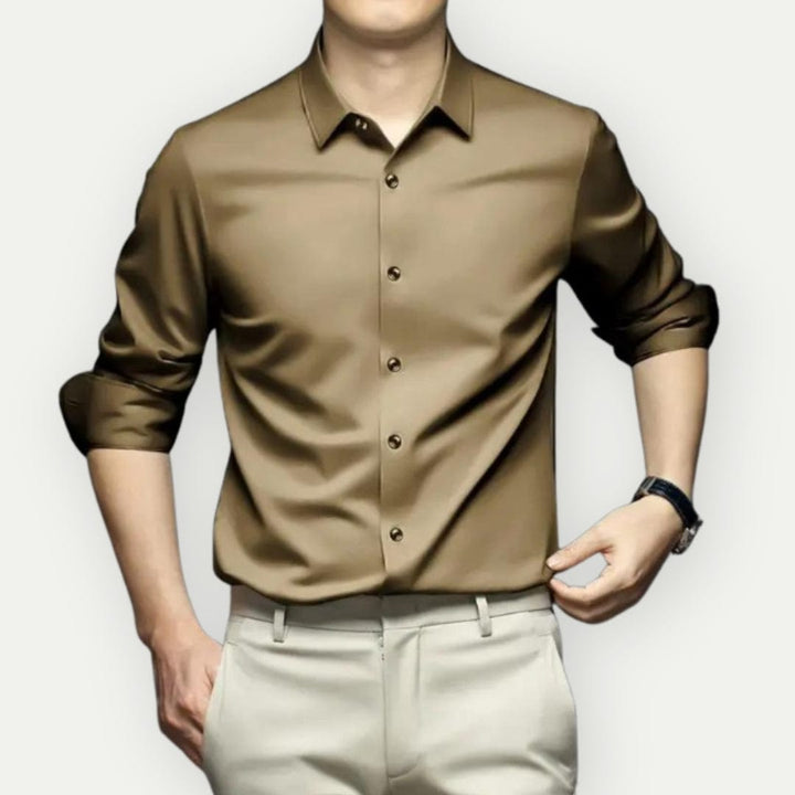Stryge- og krølfri herreskjorte i moderne slim fit