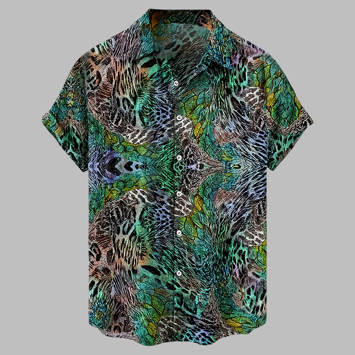 Avslappnad gatustil herrskjorta i lätt sommarväv, tribal stil