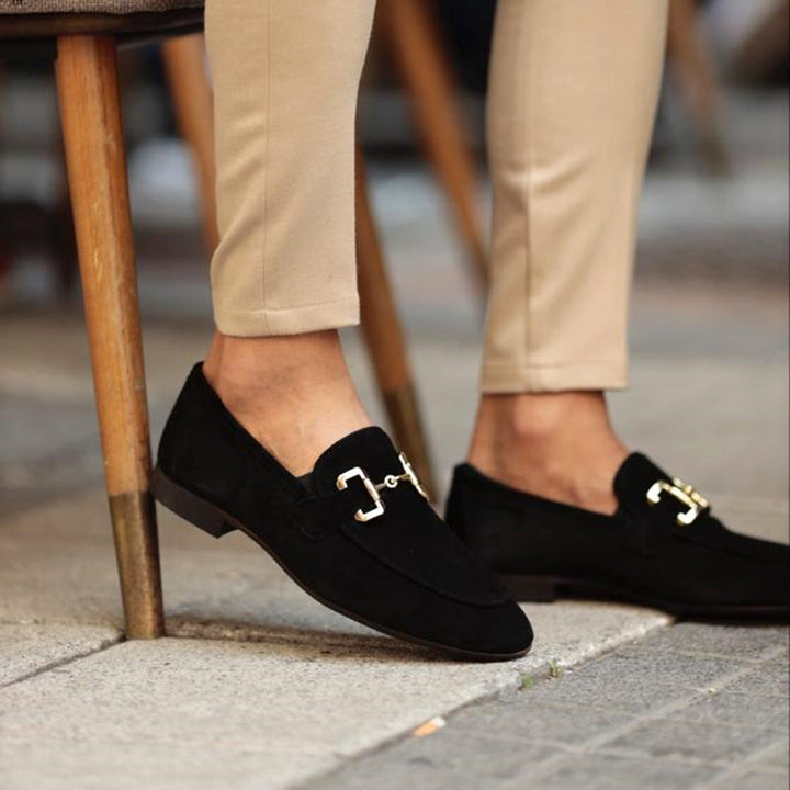Elegante herreloafers i børstet stoff med horsebit-detalj