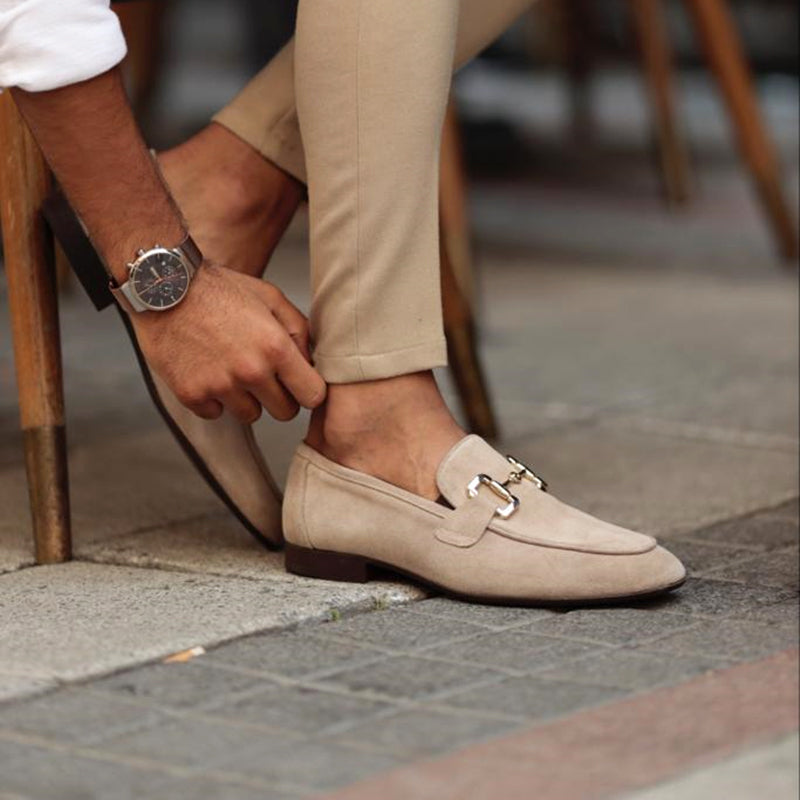 Elegante herreloafers i børstet stoff med horsebit-detalj