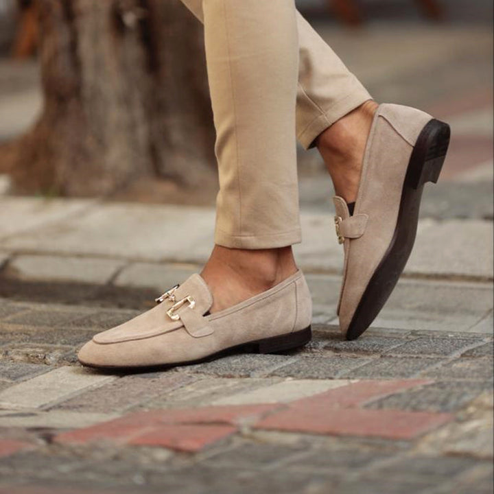 Elegante herreloafers i børstet stoff med horsebit-detalj