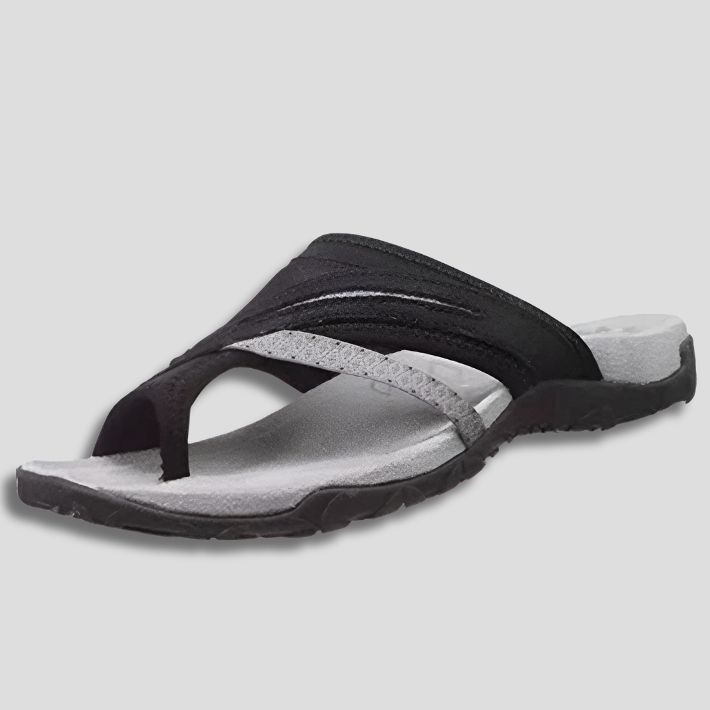 Komfortable sandaler med kryssede remmer