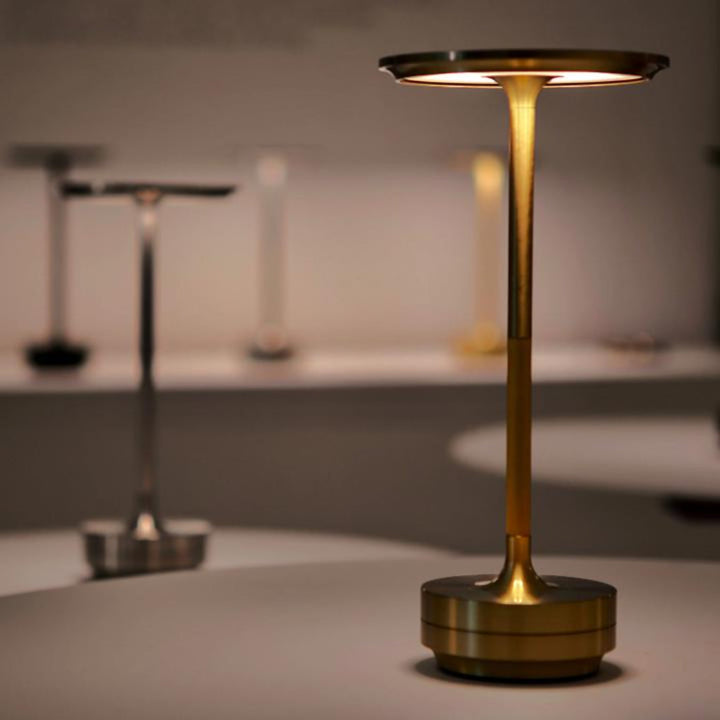 Bærbar trådløs bordlampe
