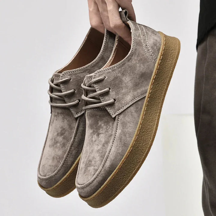 Herrsneakers i mocka – snygga och mångsidiga