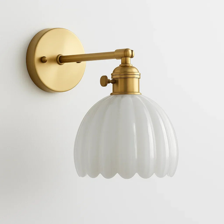 Retro vägglampa – Glastulpandesign för elegant belysning