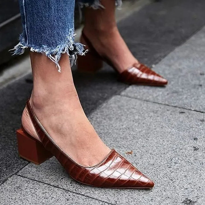 Elegante ortopædiske pumps med krokodillepræget design