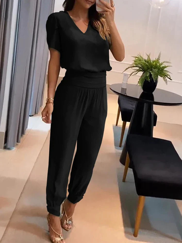 Elegant todelt sæt til kvinder med moderne stil