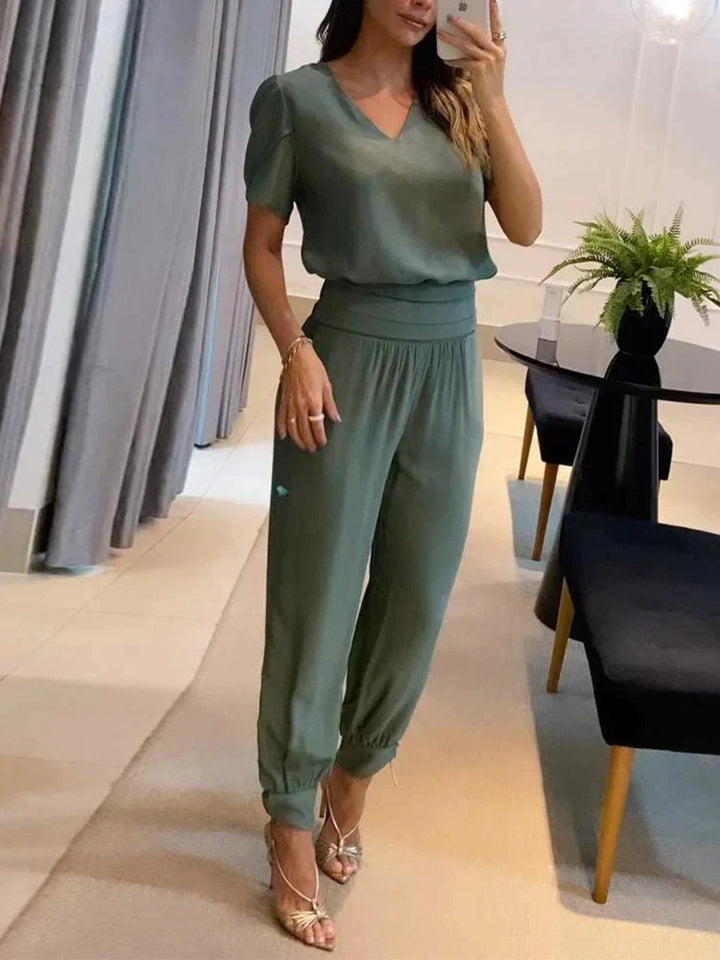 Elegant todelt sæt til kvinder med moderne stil
