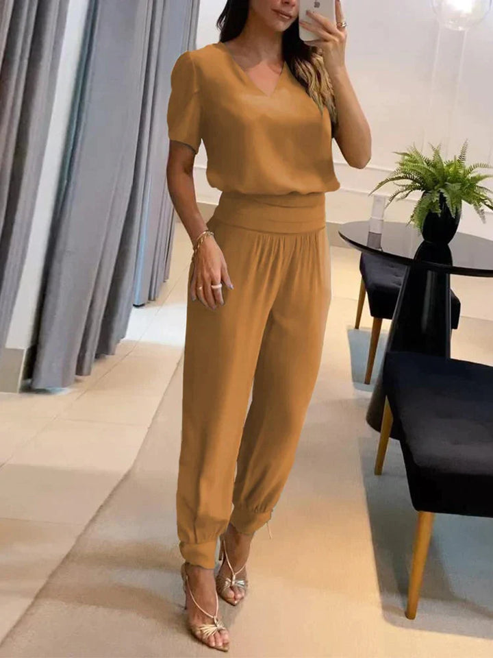 Elegant todelt sæt til kvinder med moderne stil