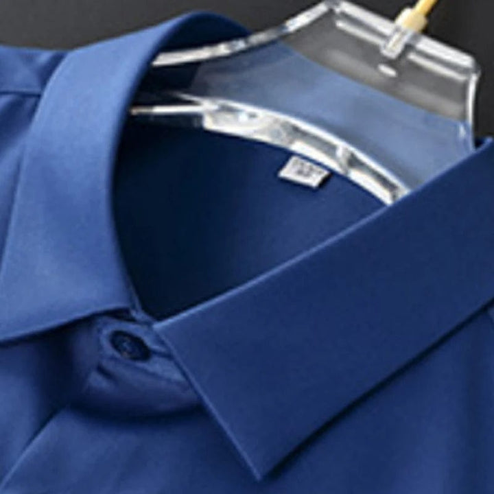 Stryge- og krølfri herreskjorte i moderne slim fit