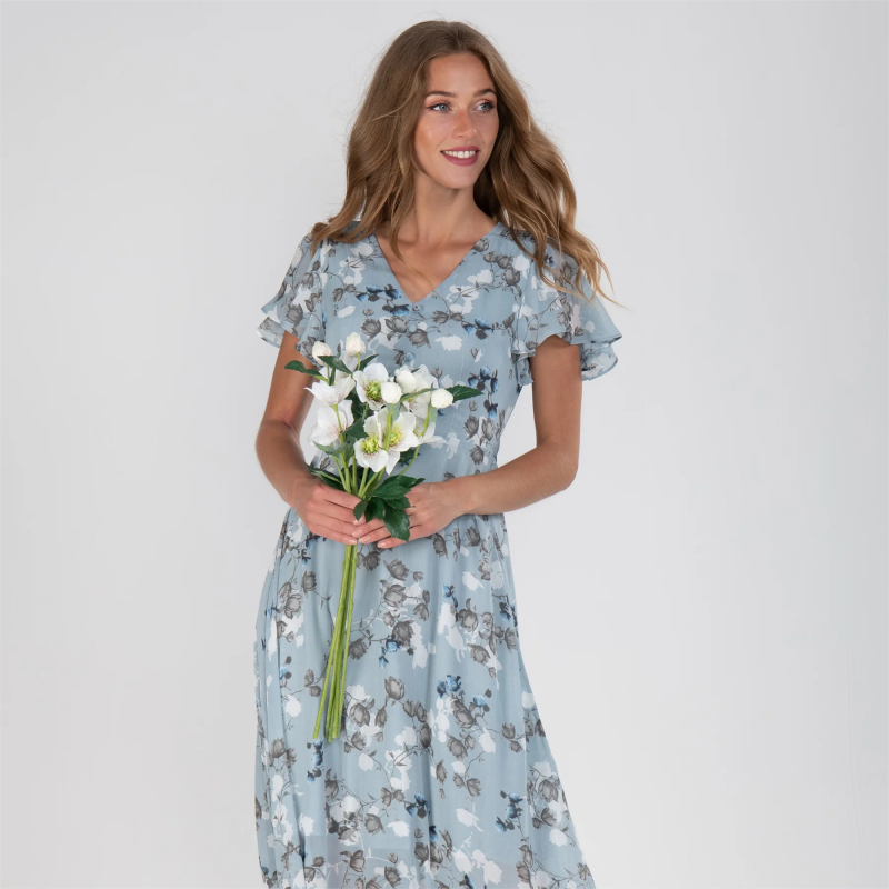 Maxiklänning med fjärilsärmar och blommönster