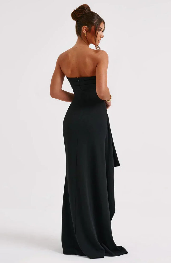 Elegant Off-Shoulder Maxiklänning med Twist