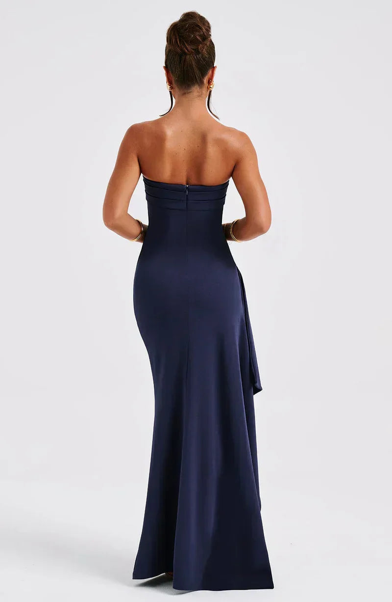Elegant Off-Shoulder Maxiklänning med Twist