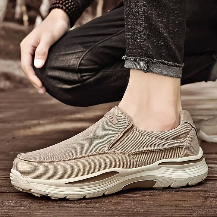 Andningsaktiva, bekväma vandringssneakers i canvas