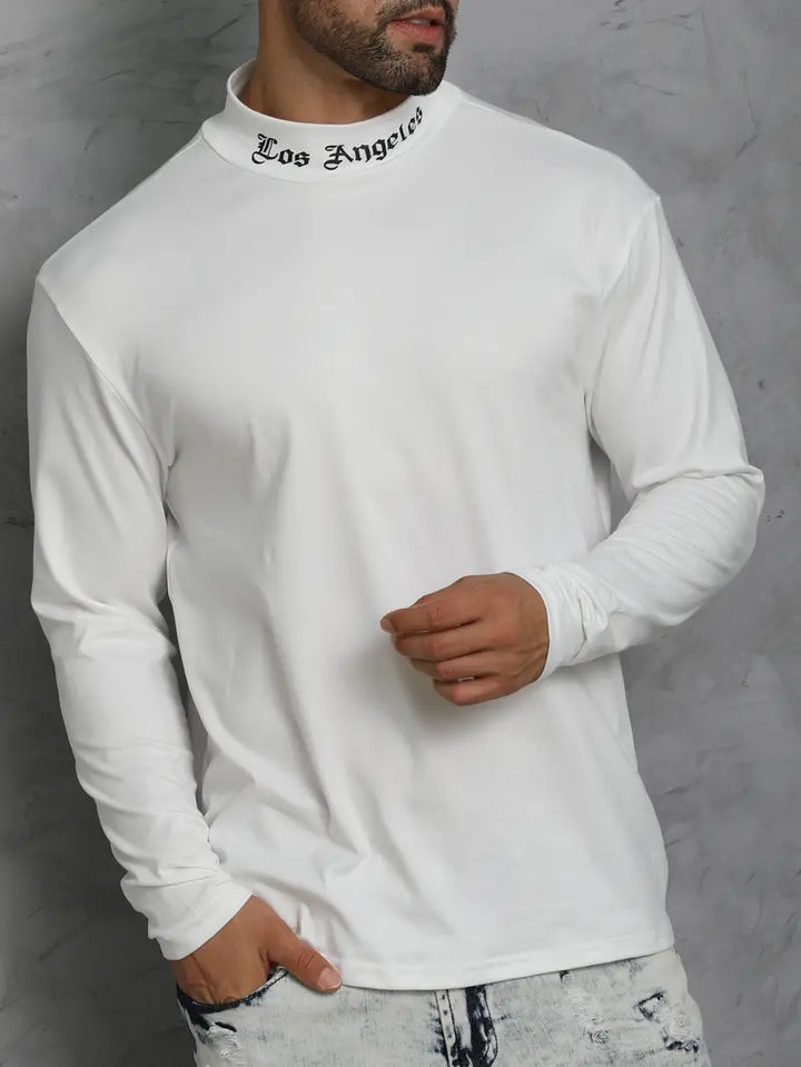 Robb - Enkel t-shirt med smal passform och polokrage med tryck