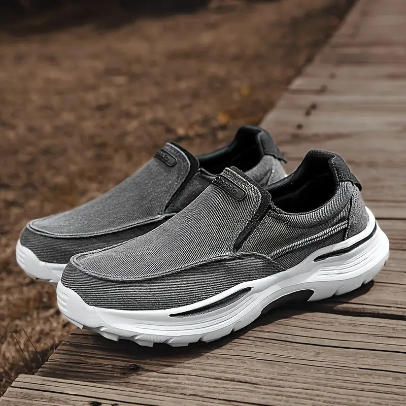 Andningsaktiva, bekväma vandringssneakers i canvas