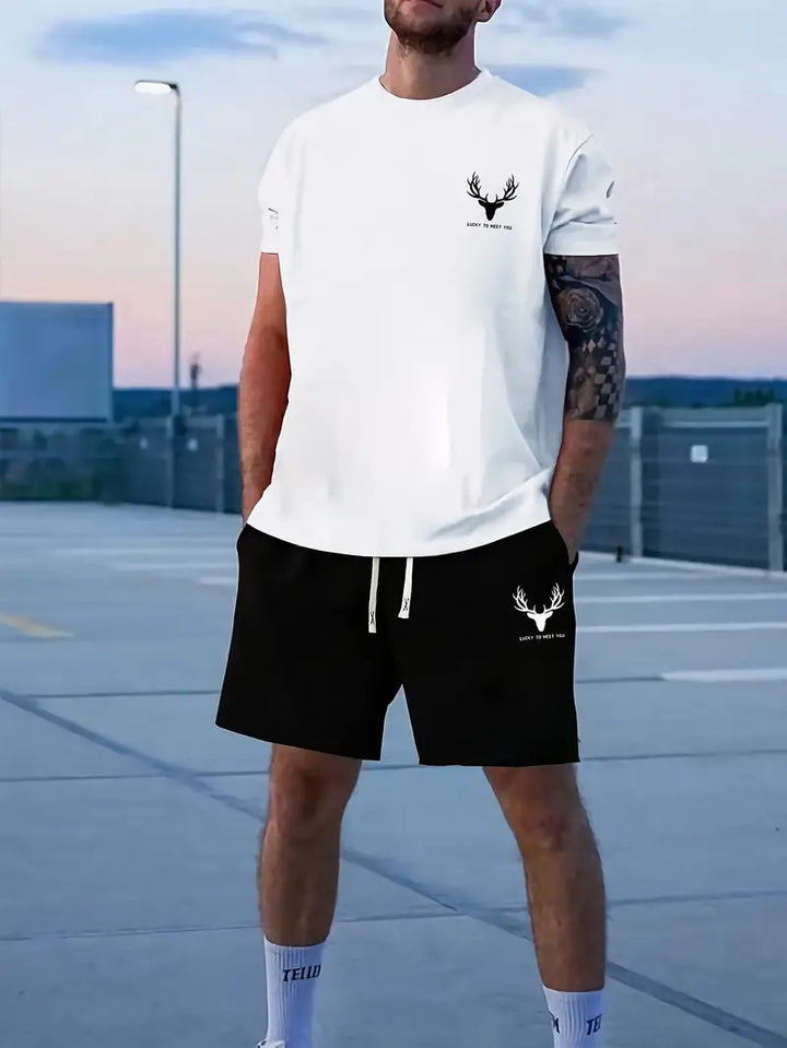 T-shirt och joggingbyxor med hjortmönster