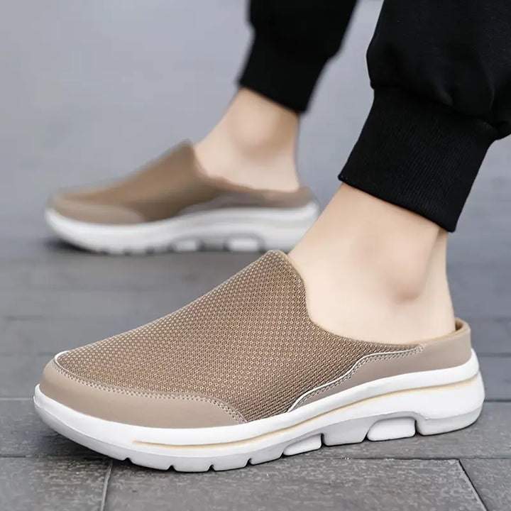 Fritz - Lätt och ventilerande slip-on-mulor i mesh för inomhus- och utomhusbruk